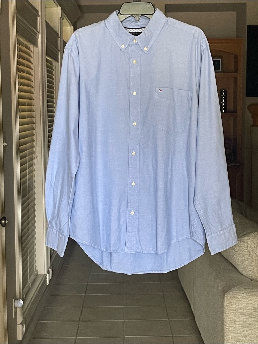 Tommy Hilfiger Men's Shirts Size
Large Lot of 2 Plaid Crest & Solid
Oxford - Picture 4 of 15